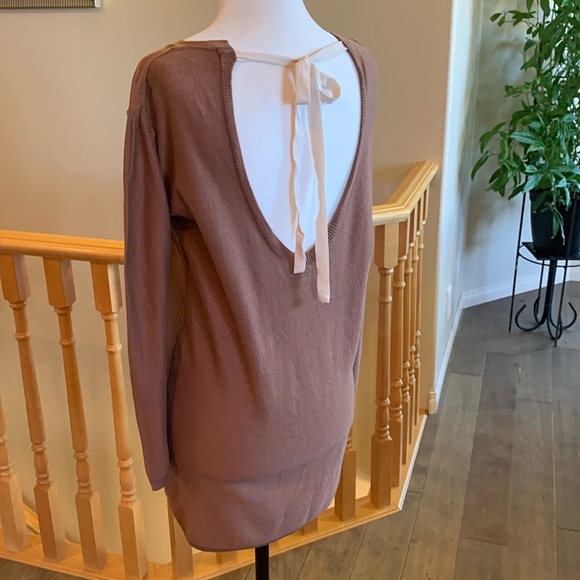 Aritzia by T.Babaton Cashmere & Silk Open Back Long Sweater Top - Picture 3 of 8